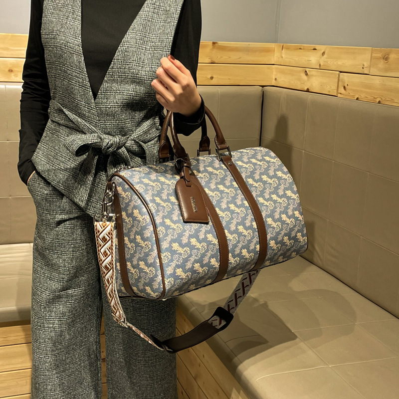 Stylish Designer Commuter Tote - Leatherwork Designs 评论和价格